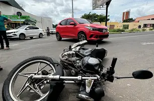 Novo acidente envolvendo carro e moto é registrado na avenida Homero, em Teresina (Foto: Conecta Piauí)