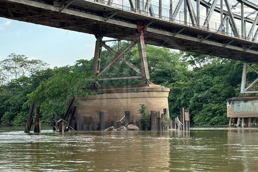 Ponte Metálica João Luís Ferreira, que conecta Teresina (PI) a Timon (MA)