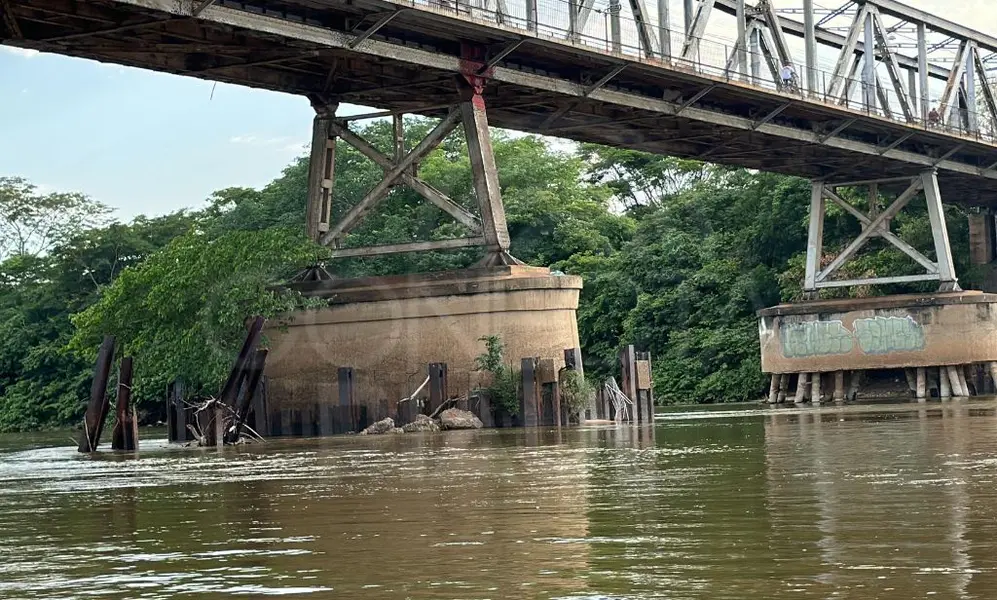Ponte Metálica João Luís Ferreira, que conecta Teresina (PI) a Timon (MA)