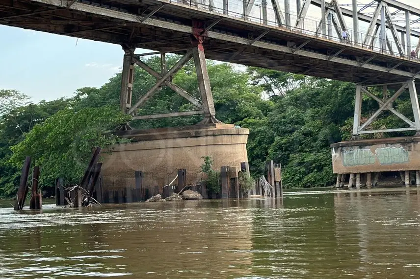Ponte Metálica João Luís Ferreira, que conecta Teresina (PI) a Timon (MA)