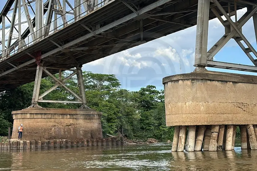 Ponte Metálica João Luís Ferreira, que conecta Teresina (PI) a Timon (MA)