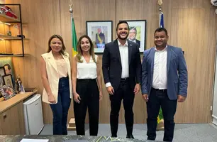 Prefeito de Geminiano e secretária de Educação participam de reunião na Seduc em Teresina (Foto: Ascom)