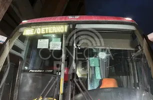 River é vaiado e ônibus sofre ataque após derrota para o Altos no estadual (Foto: Pedro Melo / Conecta Piauí)