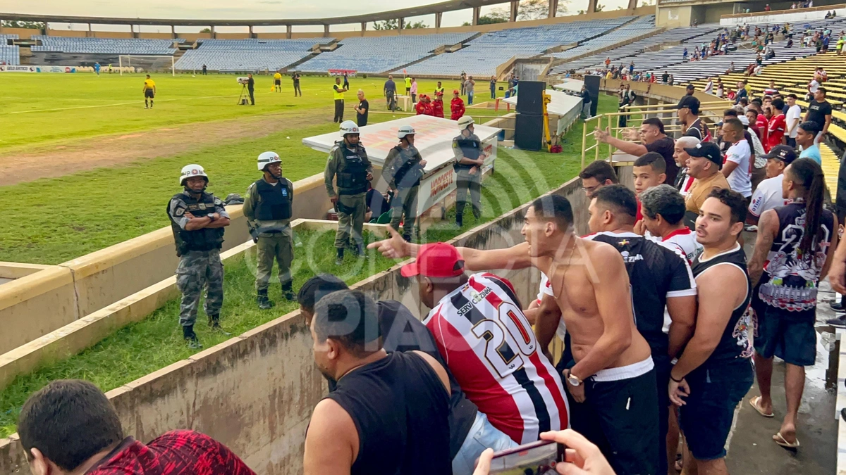 River é vaiado e ônibus sofre ataque após derrota para o Altos no estadual