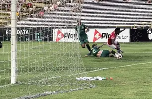 River reclama de pênalti não marcado durante o primeiro jogo do Piauiense (Foto: Reprodução/Jackson Nunes / River AC)