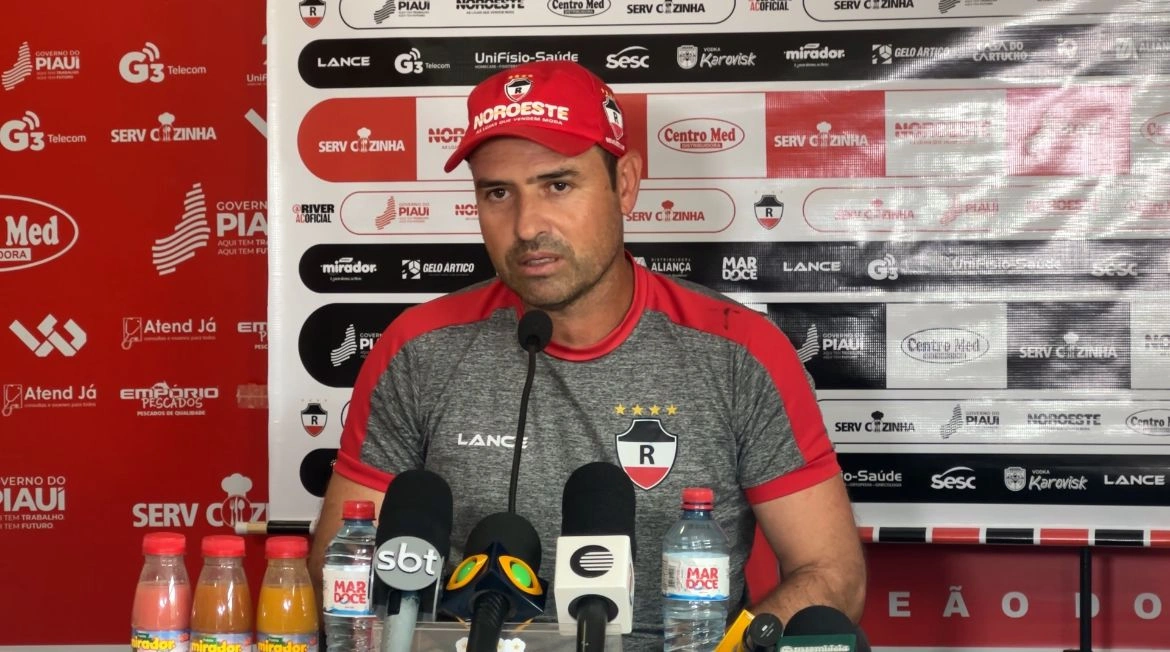 Sidney Moraes, técnico do River-PI