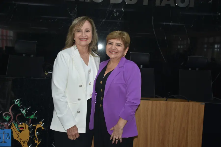 Valdênia Moura assume como juíza substituta no TJ-PI