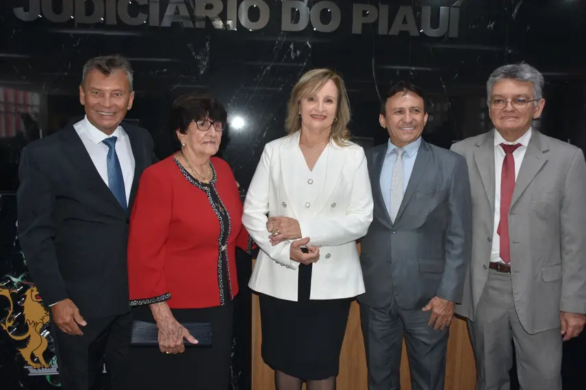 Valdênia Moura assume como juíza substituta no TJ-PI