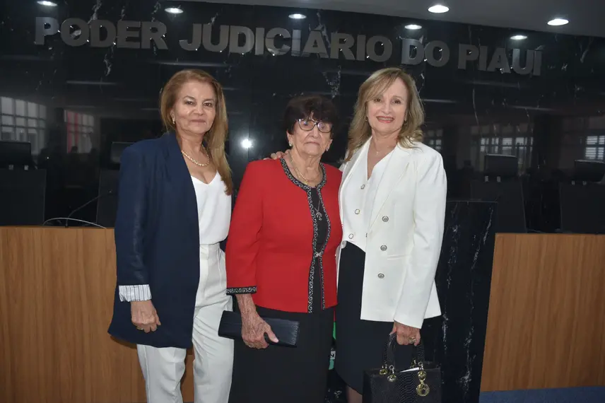 Valdênia Moura assume como juíza substituta no TJ-PI