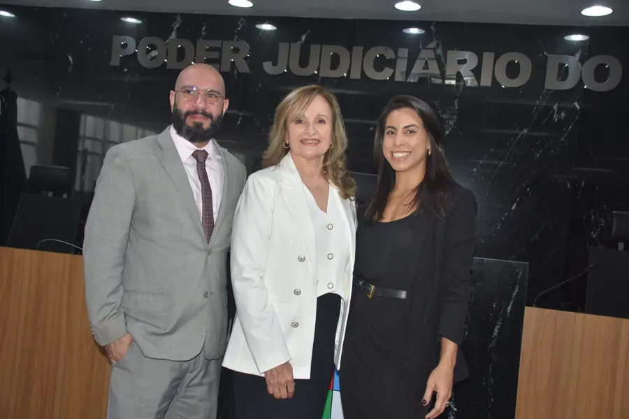 Valdênia Moura assume como juíza substituta no TJ-PI