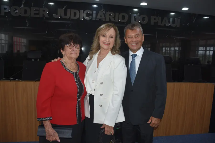 Valdênia Moura assume como juíza substituta no TJ-PI