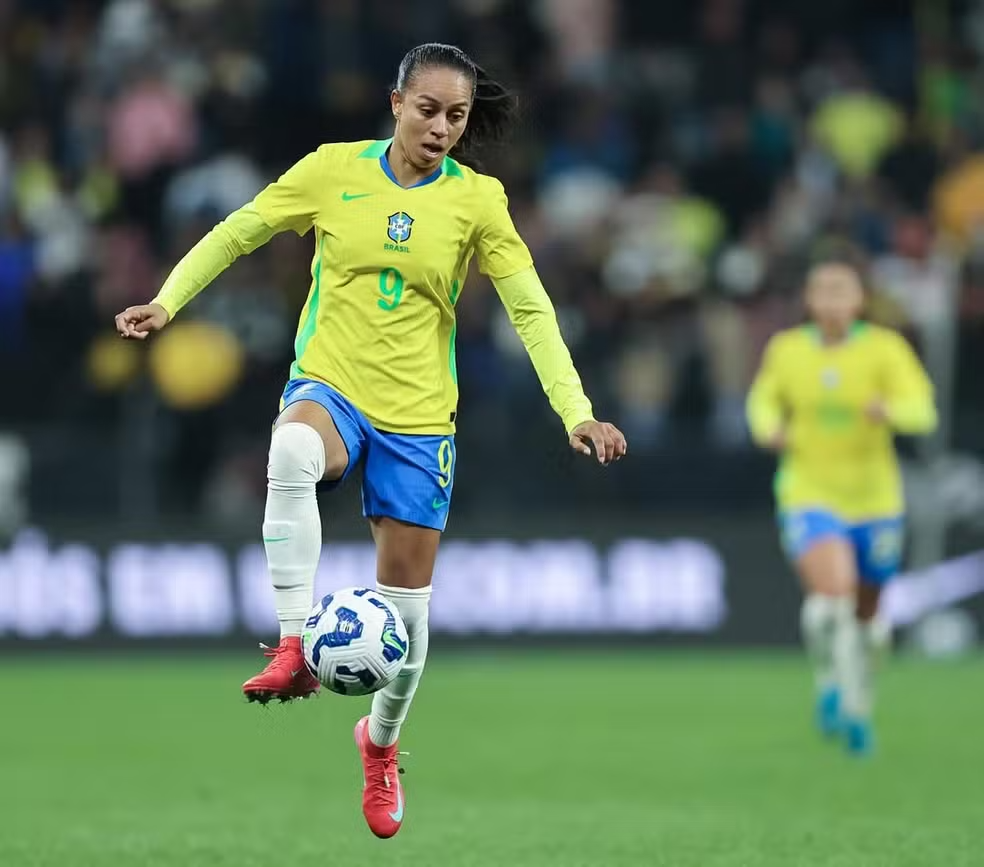 Adriana, atacante da Seleção (Brasil), em amistoso contra o Japão
