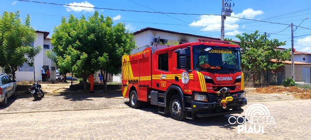 Apartamento fica destruído após incêndio na zona Sul de Teresina