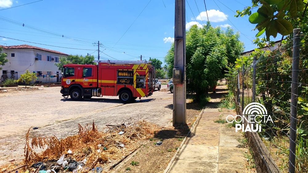 Apartamento fica destruído após incêndio na zona Sul de Teresina