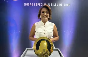 Camila Barbosa é homenageada nos 50 anos do Coren-PI com Prêmio Benevina Vilar (Foto: Conecta Piauí)