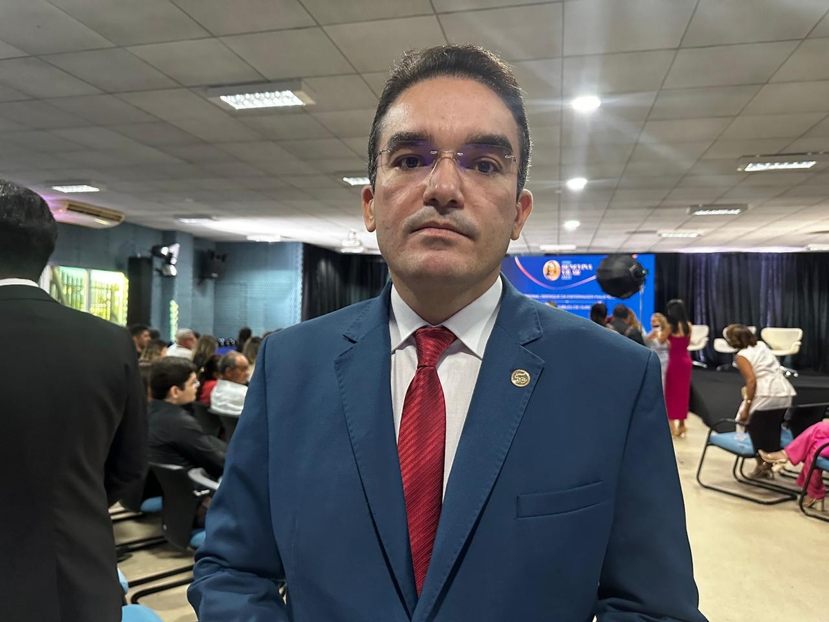 Camila Barbosa é homenageada nos 50 anos do Coren-PI com Prêmio Benevina Vilar
