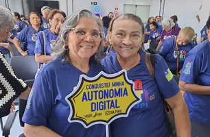 CapacitIA forma nova turma de idosos em tecnologia e uso seguro do celular (Foto: Carlos Lustosa Filho)
