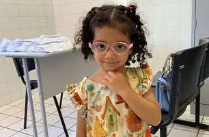 Carretinha da Saúde entrega óculos para crianças de quatro cidades do Sul do Piauí (Foto: Ascom Sesapi)