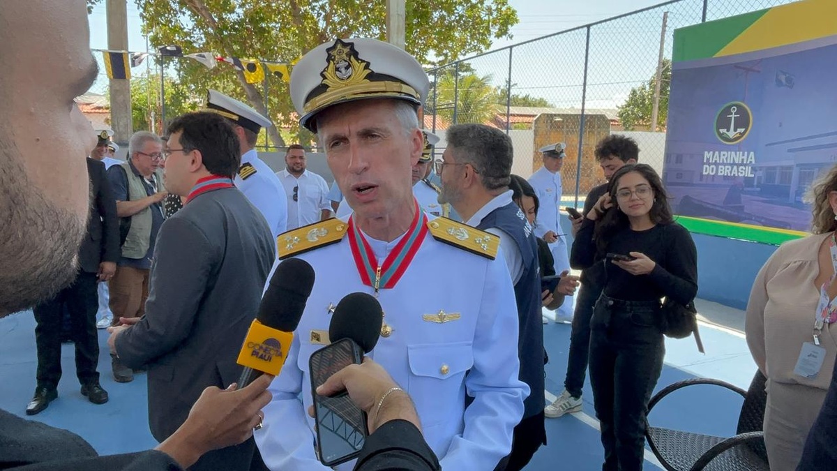 Comandante do Quarto Distrito Naval (Com4ºDN), vice-almirante Adriano Marcelino Batista