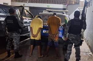 Dois adolescentes são apreendidos após roubo de carro na zona Leste de Teresina (Foto: Divulgação/PMPI) Dois adolescentes são apreendidos após roubo de carro na zona Leste de Teresina (Foto: Divulgação/PMPI)