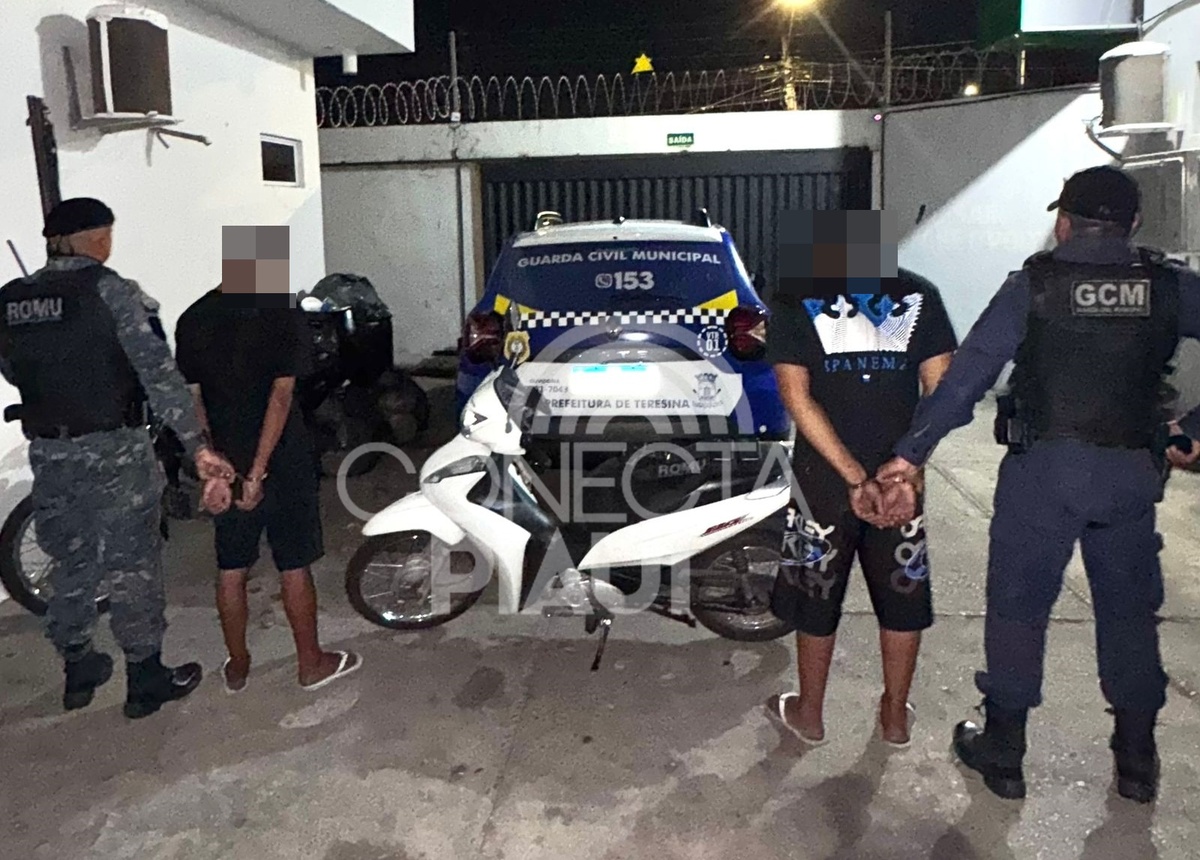 Dois menores são apreendidos com arma e guarda recupera iPhone e moto em Teresina