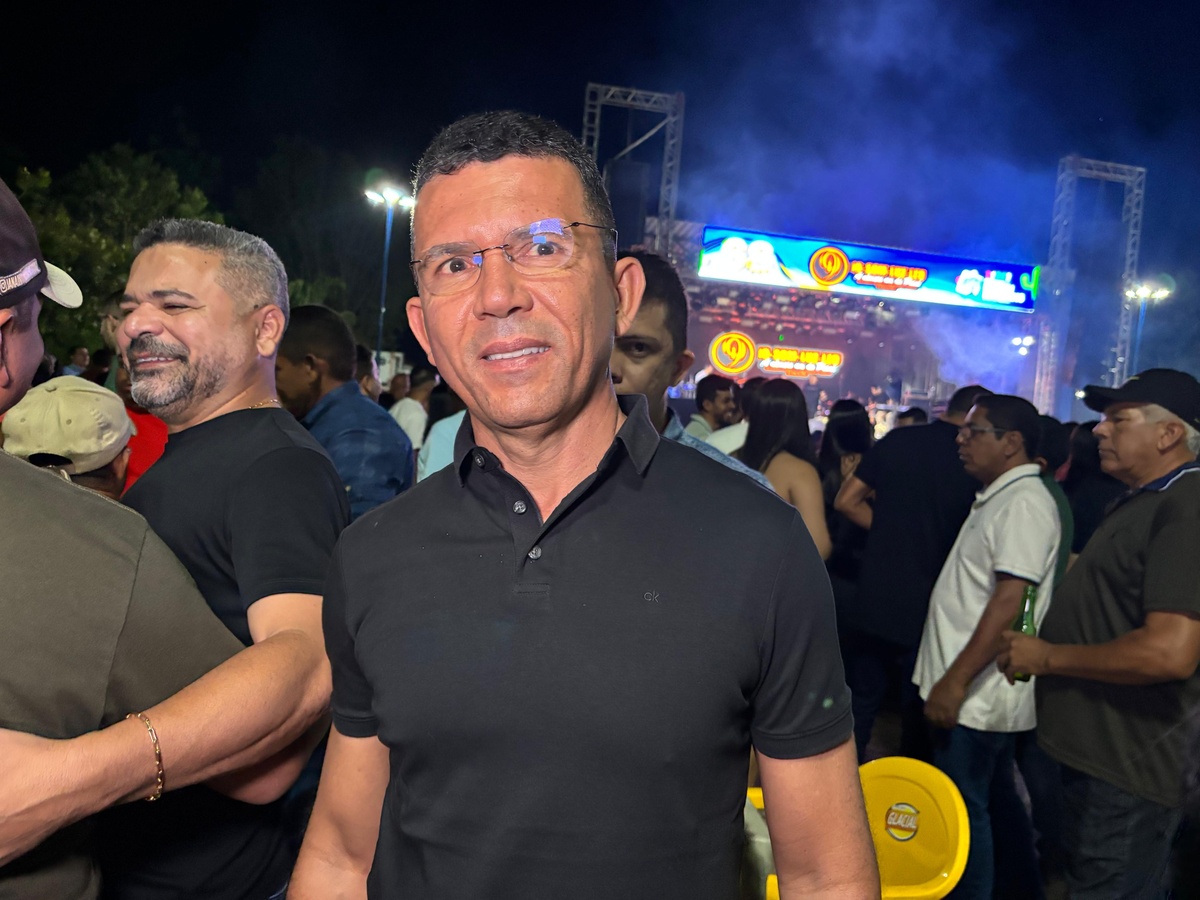 Eliseu Martins celebra 68 anos com inaugurações e grande festa em praça pública
