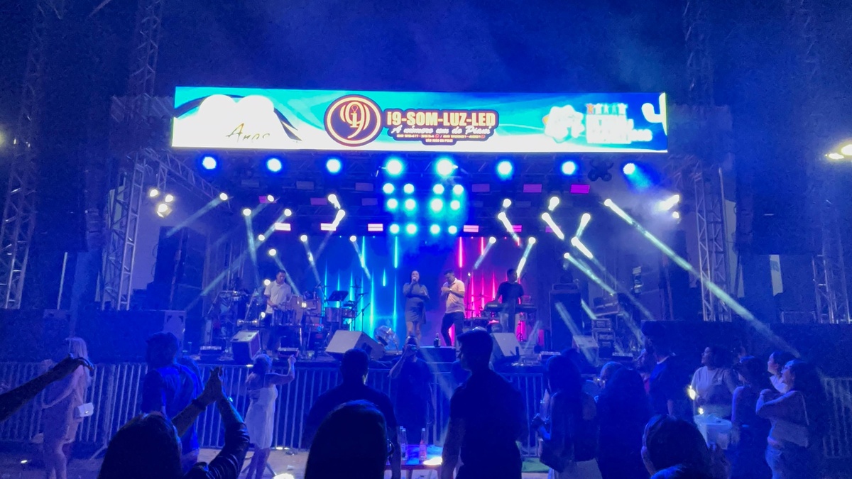 Eliseu Martins celebra 68 anos com inaugurações e grande festa em praça pública