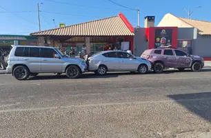 Engavetamento: carro colide em viatura da Patrulha Maria da Penha em Parnaíba (Foto: Reprodução)