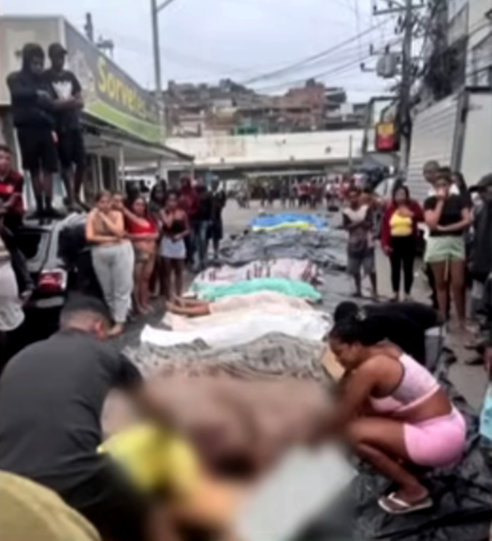 Favela do Rio amanhece com corpos expostos na praça após megaoperação policial