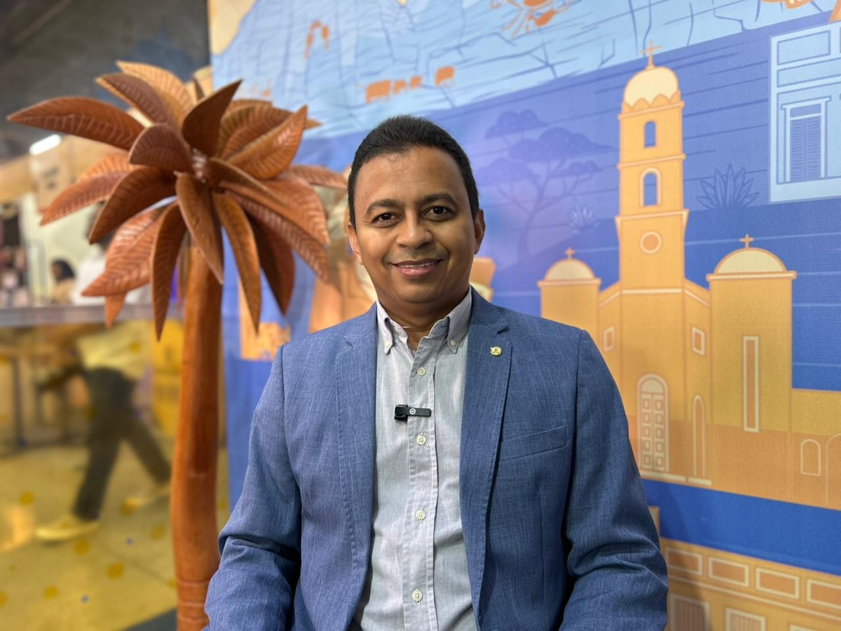 Francisco Costa destaca importância do municipalismo na Feira dos Municípios