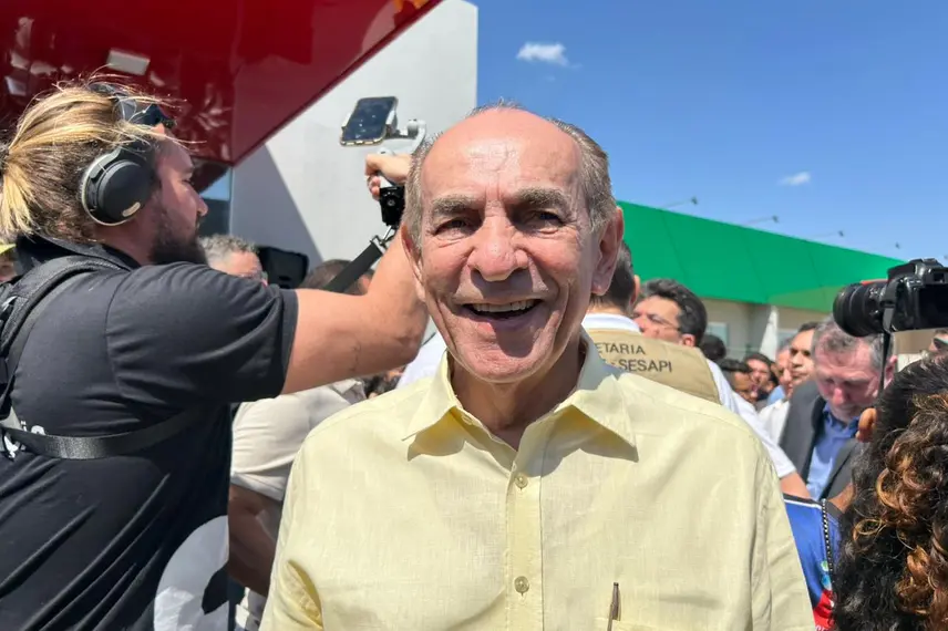 Governador entrega obras e participa de plenária do Diálogos pelo Piauí em Valença