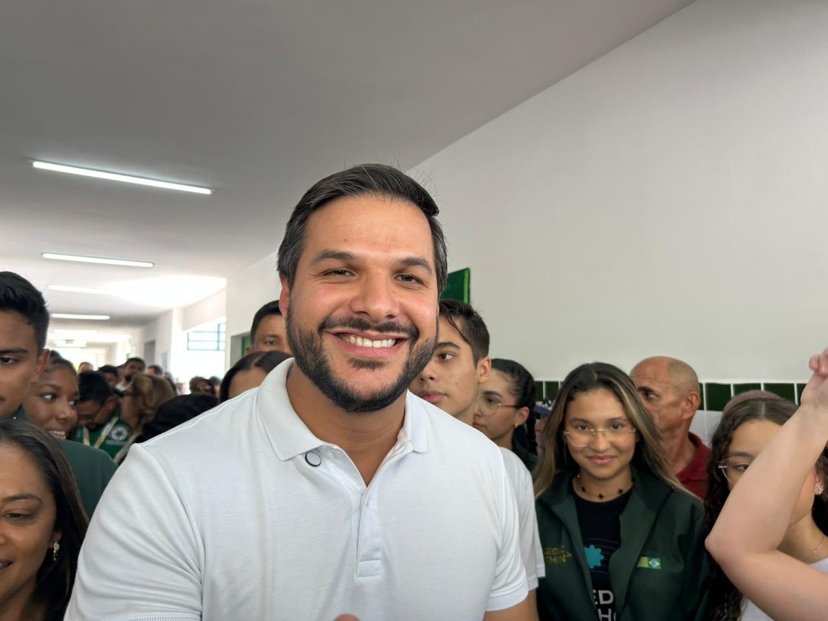 Governador entrega obras e participa de plenária do Diálogos pelo Piauí em Valença