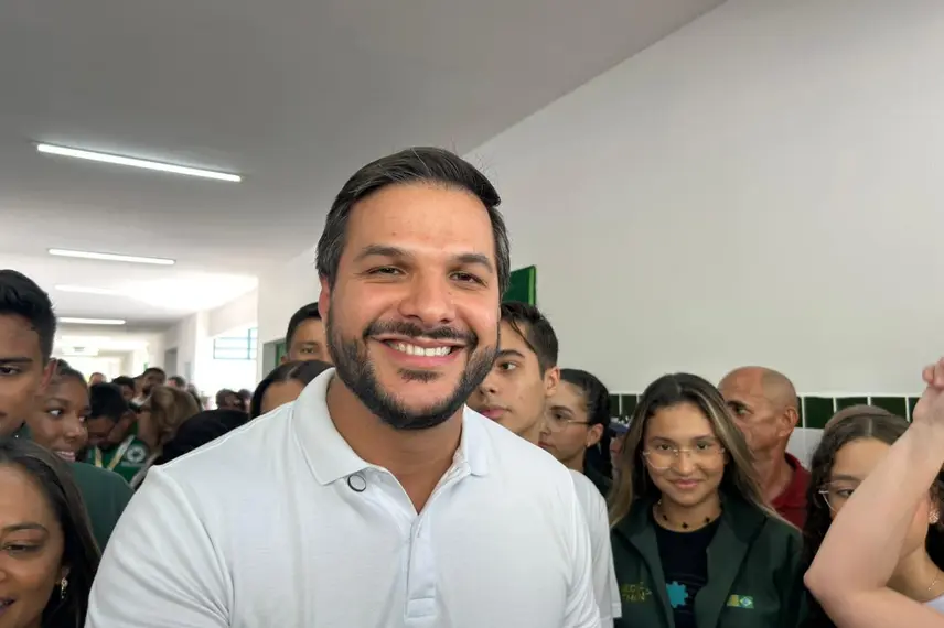 Governador entrega obras e participa de plenária do Diálogos pelo Piauí em Valença