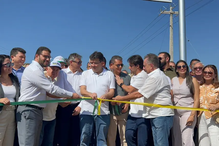 Governador entrega obras e participa de plenária do Diálogos pelo Piauí em Valença