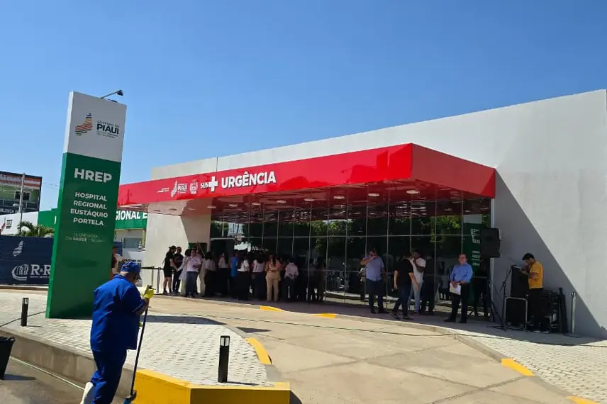 Governador entrega obras e participa de plenária do Diálogos pelo Piauí em Valença