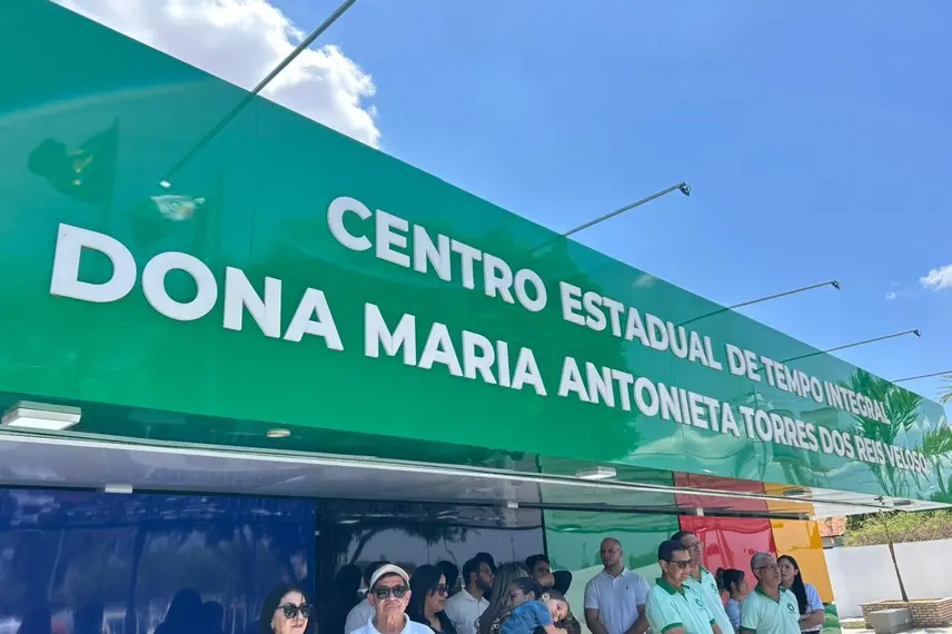 Governador entrega obras e participa de plenária do Diálogos pelo Piauí em Valença