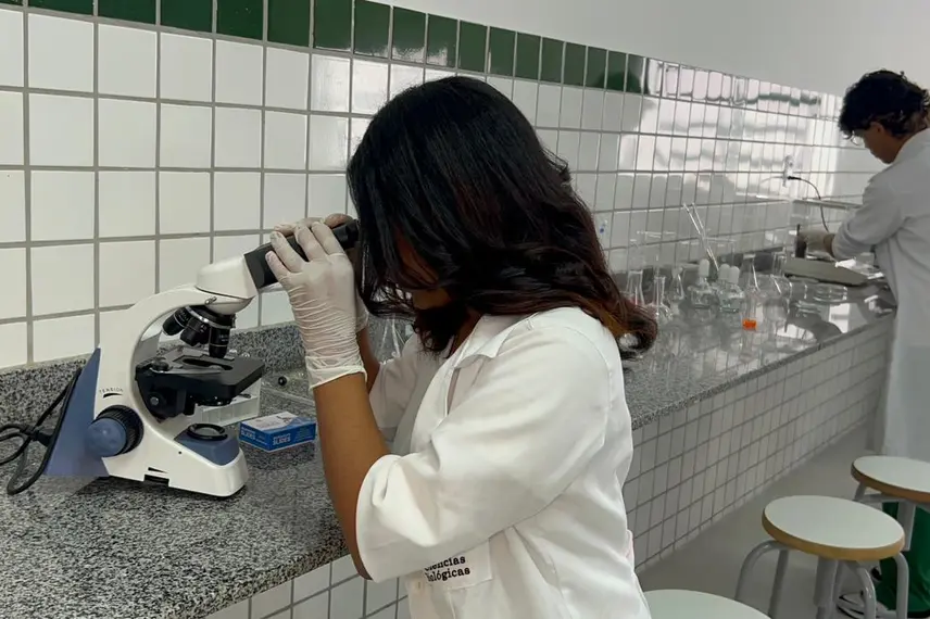 Governador entrega obras e participa de plenária do Diálogos pelo Piauí em Valença