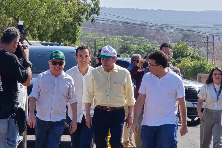 Governador entrega obras e participa de plenária do Diálogos pelo Piauí em Valença