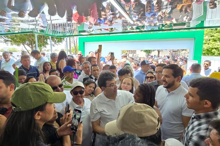 Governador entrega obras e participa de plenária do Diálogos pelo Piauí em Valença