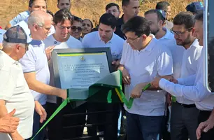 Governador entrega obras e participa de plenária do Diálogos pelo Piauí em Valença (Foto: Conecta Piauí)