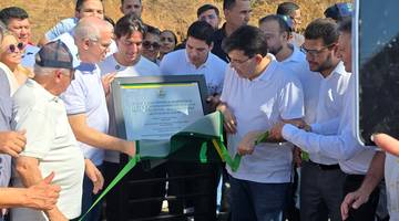 Governador entrega obras e participa de plenária do Diálogos pelo Piauí em Valença (Foto: Conecta Piauí)
