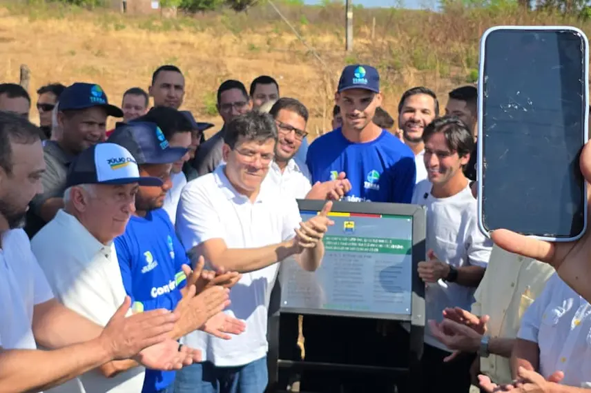 Governador entrega obras e participa de plenária do Diálogos pelo Piauí em Valença