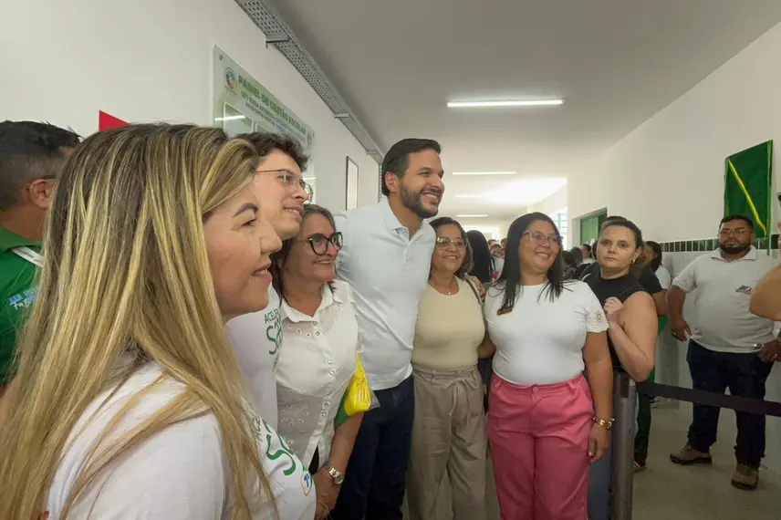 Governador entrega obras e participa de plenária do Diálogos pelo Piauí em Valença
