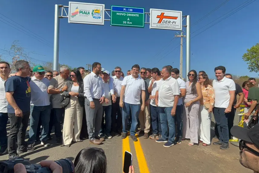 Governador entrega obras e participa de plenária do Diálogos pelo Piauí em Valença