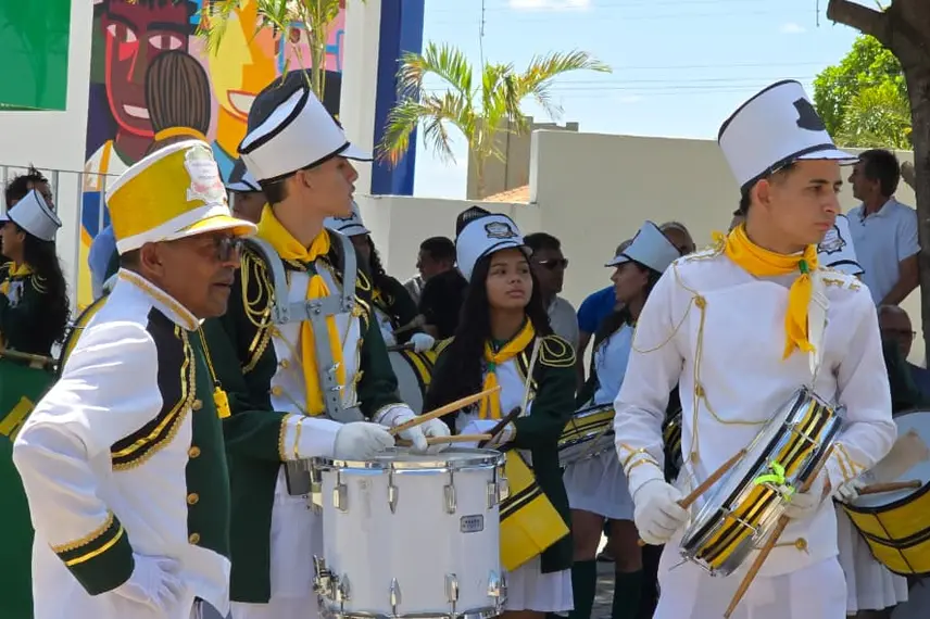 Governador entrega obras e participa de plenária do Diálogos pelo Piauí em Valença