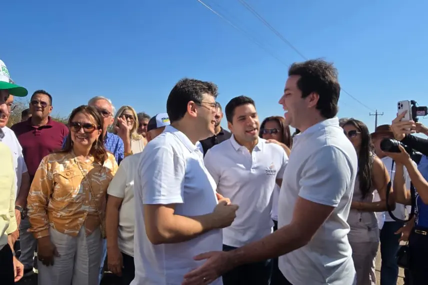 Governador entrega obras e participa de plenária do Diálogos pelo Piauí em Valença