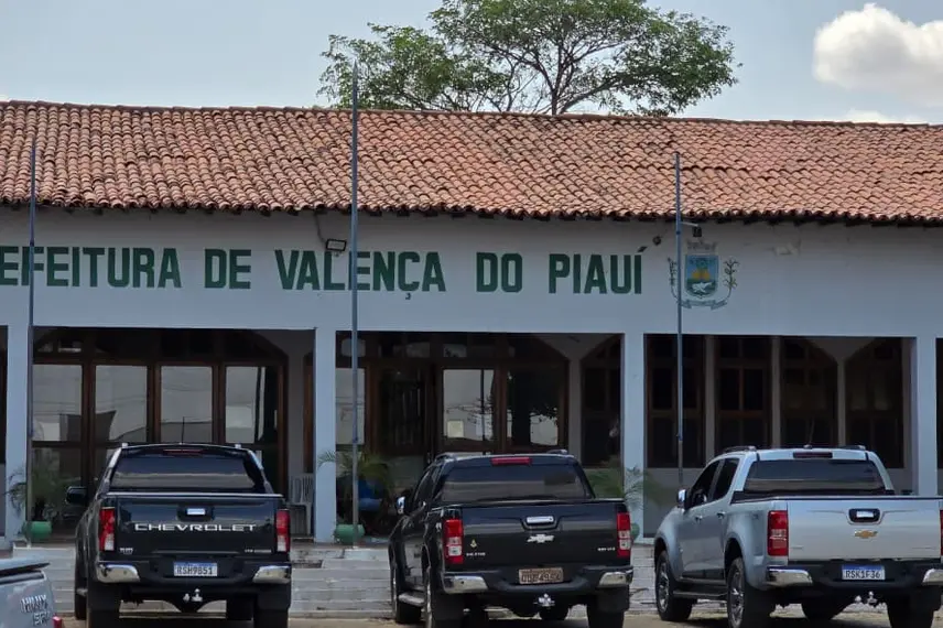 Governador entrega obras e participa de plenária do Diálogos pelo Piauí em Valença