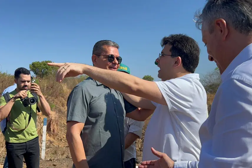 Governador entrega obras e participa de plenária do Diálogos pelo Piauí em Valença