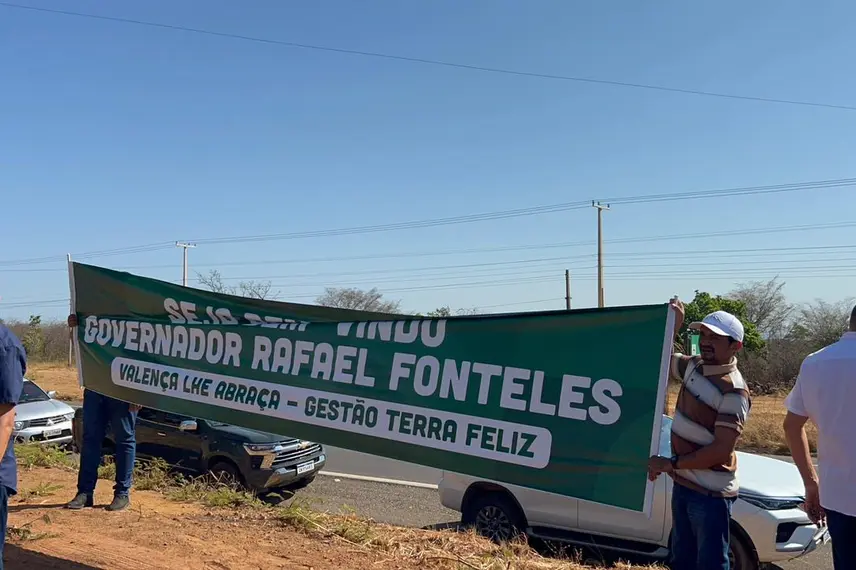 Governador entrega obras e participa de plenária do Diálogos pelo Piauí em Valença