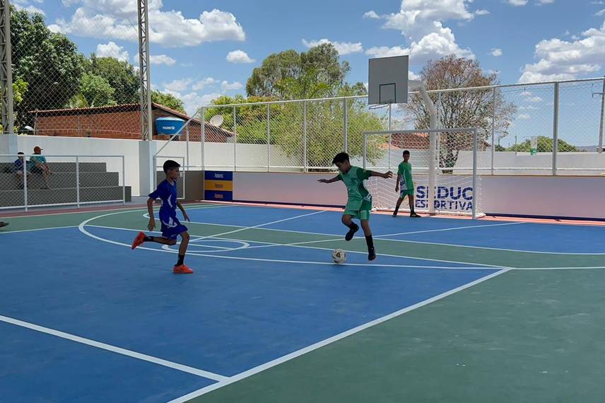 Governador entrega obras e participa de plenária do Diálogos pelo Piauí em Valença